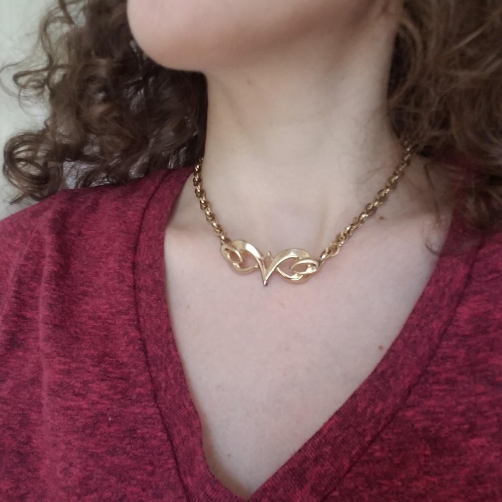 Tara vintage necklace bow
